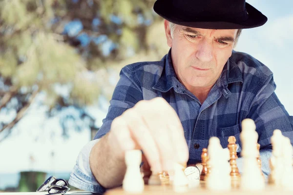 Thinking chess strategy — Stock Photo, Image