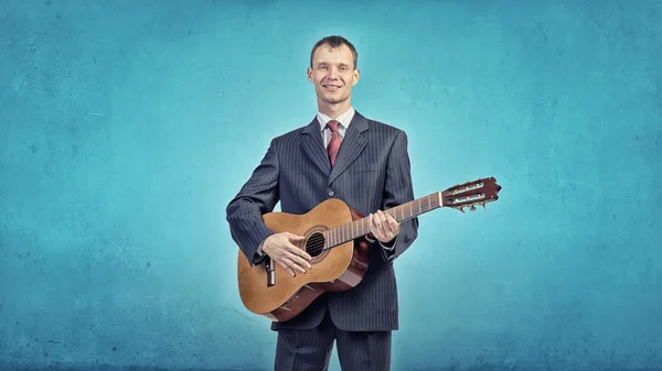 Man spelen gitaar — Stockfoto