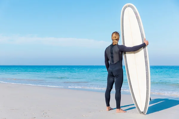 Waitming for a perfect wave — Stock Photo, Image