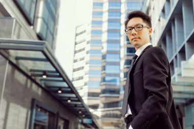 Benim iş konusunda ciddi