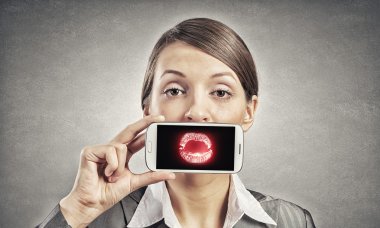 Cep telefonu gösteri