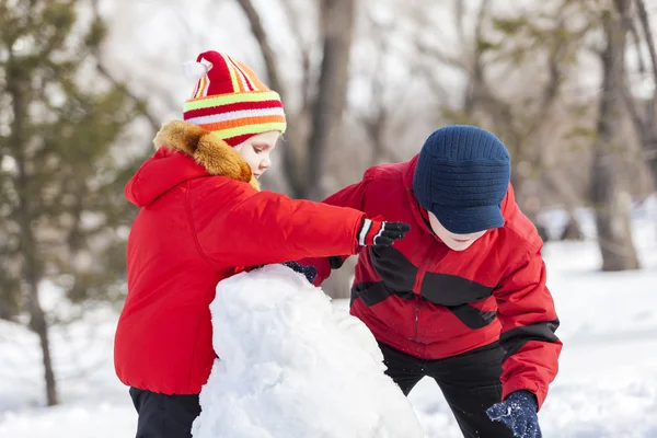 Giochi attivi invernali — Foto Stock