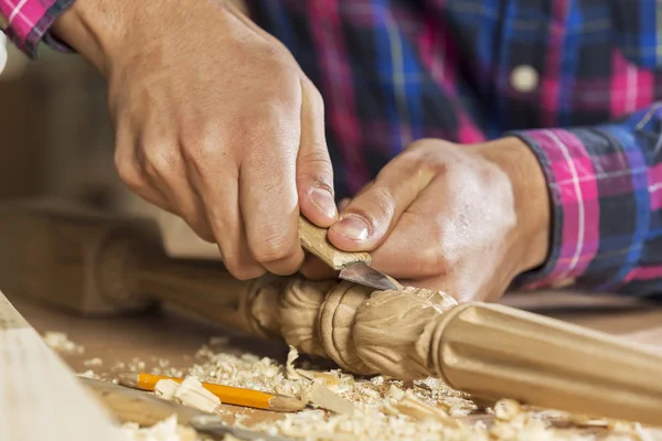 Falegname al lavoro — Foto Stock