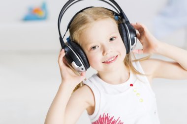 Ben müzik dinlemek gibi