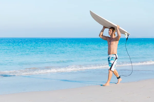 Pronti a colpire le onde — Foto Stock