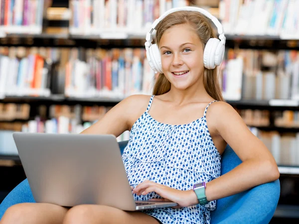 Browsing with music — Stock Photo, Image