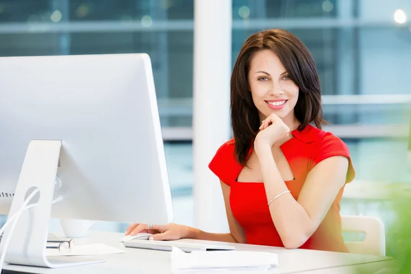 Modern successful business woman — Stock Photo, Image