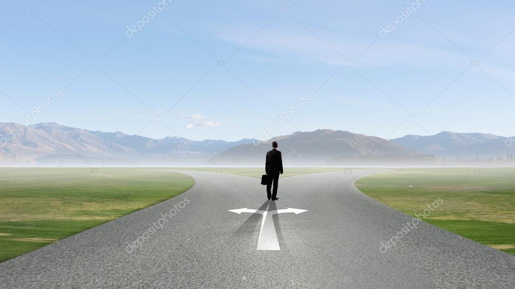 страх неизвестности. человек перед выбором. Ag6. человек выбор пути. женщина на перепутье.