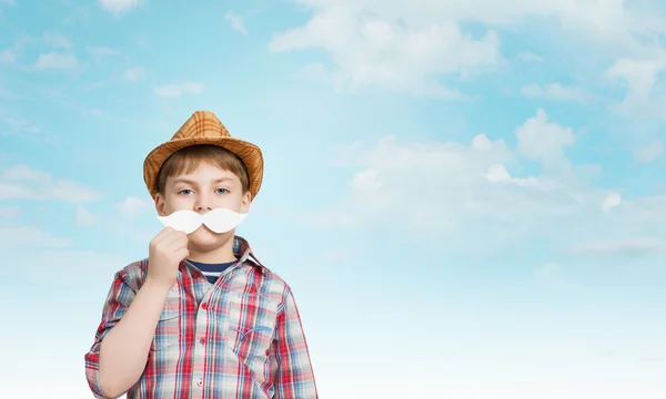 Chico divirtiéndose — Foto de Stock