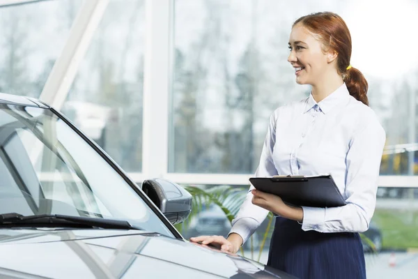 Já vám pomůže vybrat auto — Stock fotografie