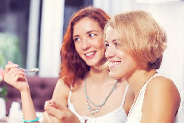 Friend chat at cafe — Stock Photo, Image