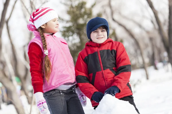 Giochi attivi invernali — Foto Stock