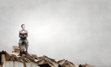 Güç ve gelecekteki bilgi