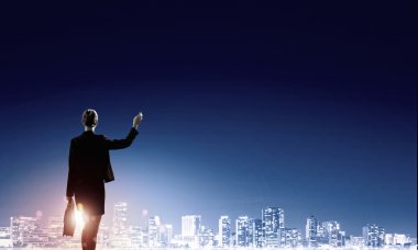 Büyük şehir asla uyumaz