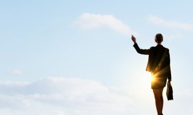 Yeni gün karşı karşıya