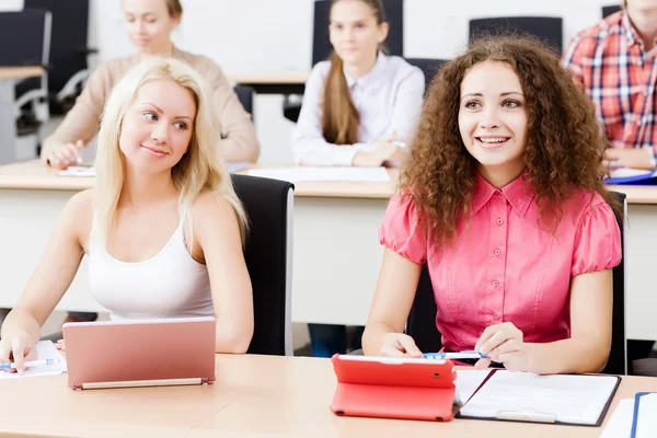 Estudiantes en clase —  Fotos de Stock