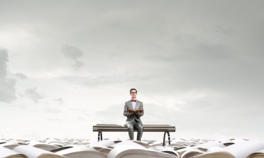 Güç ve gelecekteki bilgi