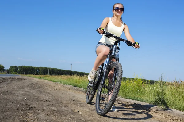 Sommaren cykel promenad — Stockfoto