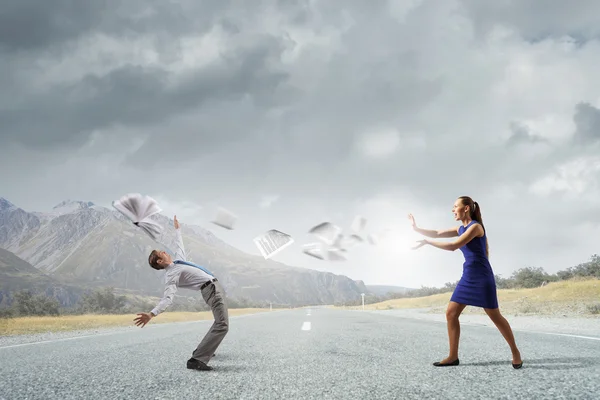 Two business people fighting with each other — Stock Photo, Image