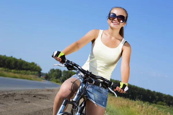 Sommaren cykel promenad — Stockfoto