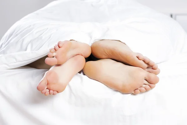 Coppia a letto — Foto Stock