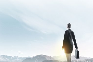 Yeni gün karşı karşıya