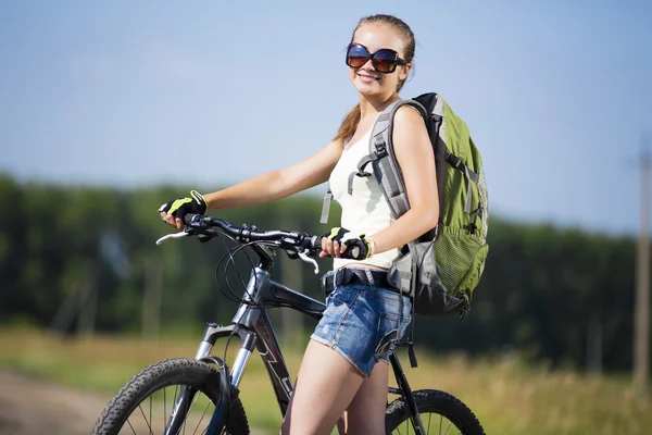 Letni spacer rowerem — Zdjęcie stockowe