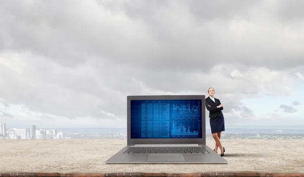 Woman with laptop — Stock Photo, Image