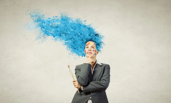 Mujer con cabeza de color — Foto de Stock