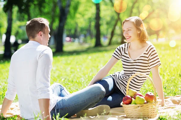 Helgen i park — Stockfoto