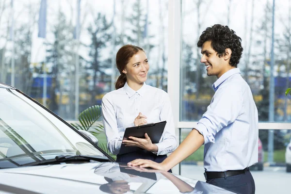 Este coche es perfecto para usted — Foto de Stock