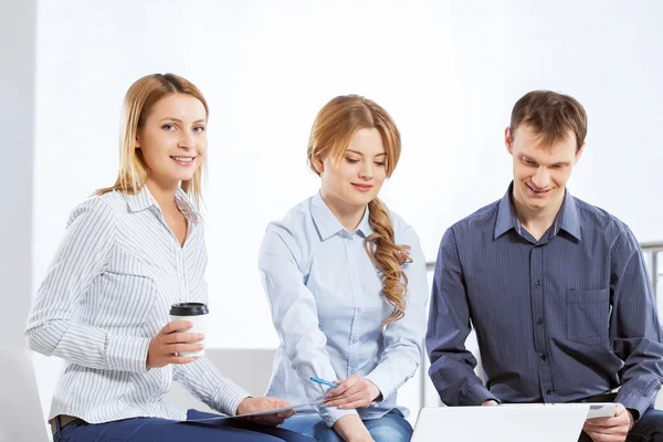 Cooperar para el trabajo productivo — Foto de Stock