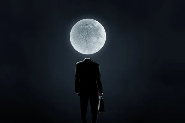 肩の上の月 — ストック写真