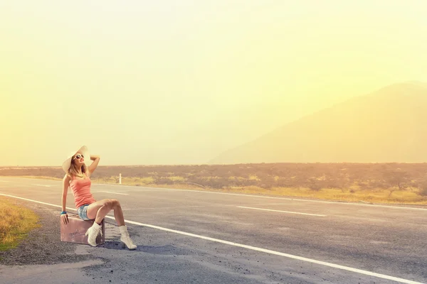 Tineri autostopist gratuit — Fotografie, imagine de stoc