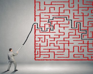 İş adamı labirent çiziyor