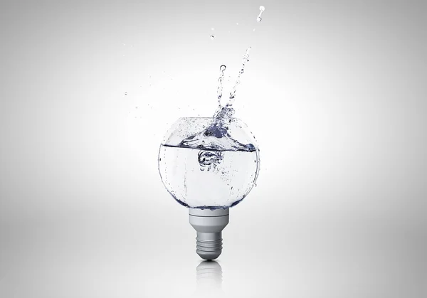 Лампочка с водой — стоковое фото