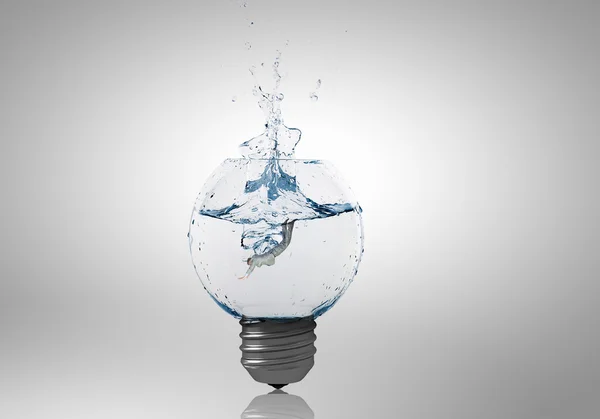 Žárovka s čistou vodou — Stock fotografie