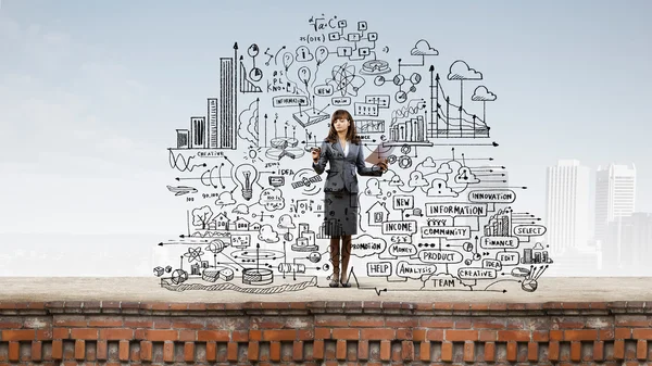 Woman presenting business plan — Stock Photo, Image