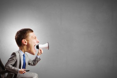 büyük kafalı erkekle