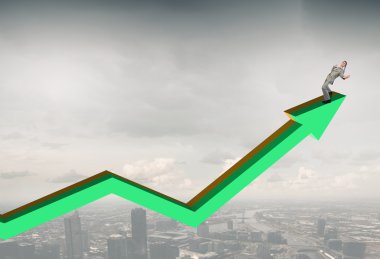 Kafasına kravat ile