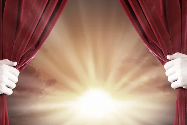 Opening curtain — Stock Photo, Image