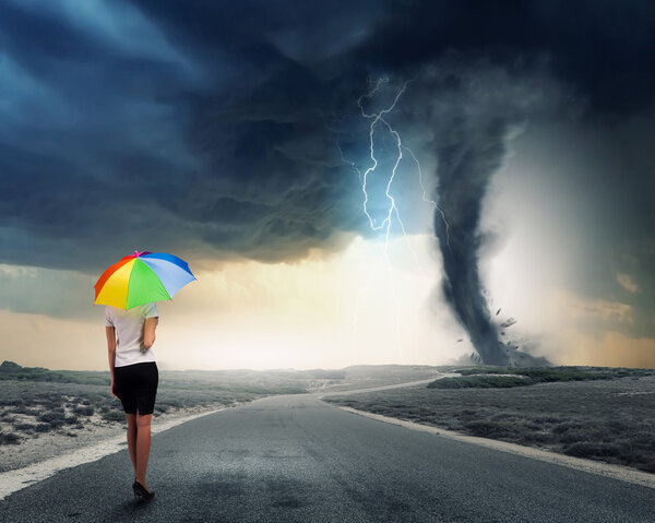 Бизнесмен с зонтиком
