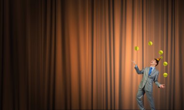 hokkabazlık topları ile işadamı