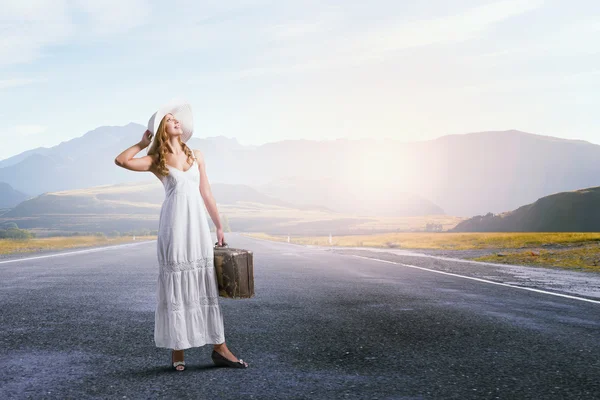 She is traveling light — Stock Photo, Image