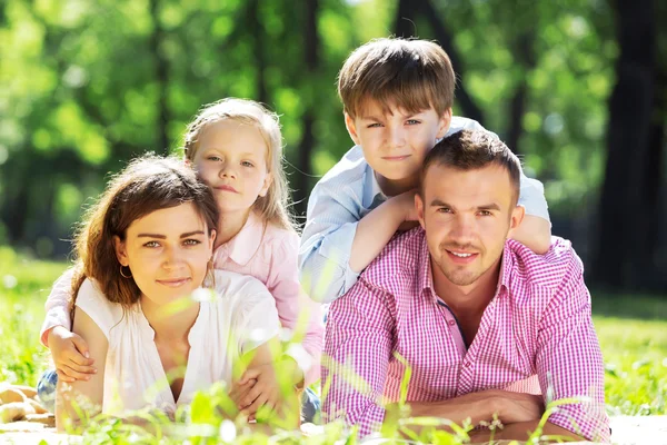 Picnic in garden — Stock Photo, Image