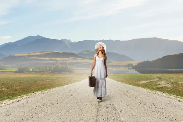 She is traveling light — Stock Photo, Image