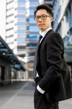 Benim iş konusunda ciddi