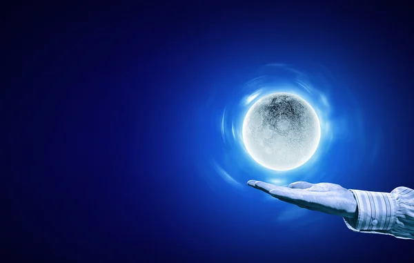 Mond zur Hand — Stockfoto