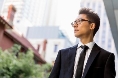 Benim iş konusunda ciddi