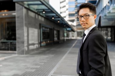 Benim iş konusunda ciddi